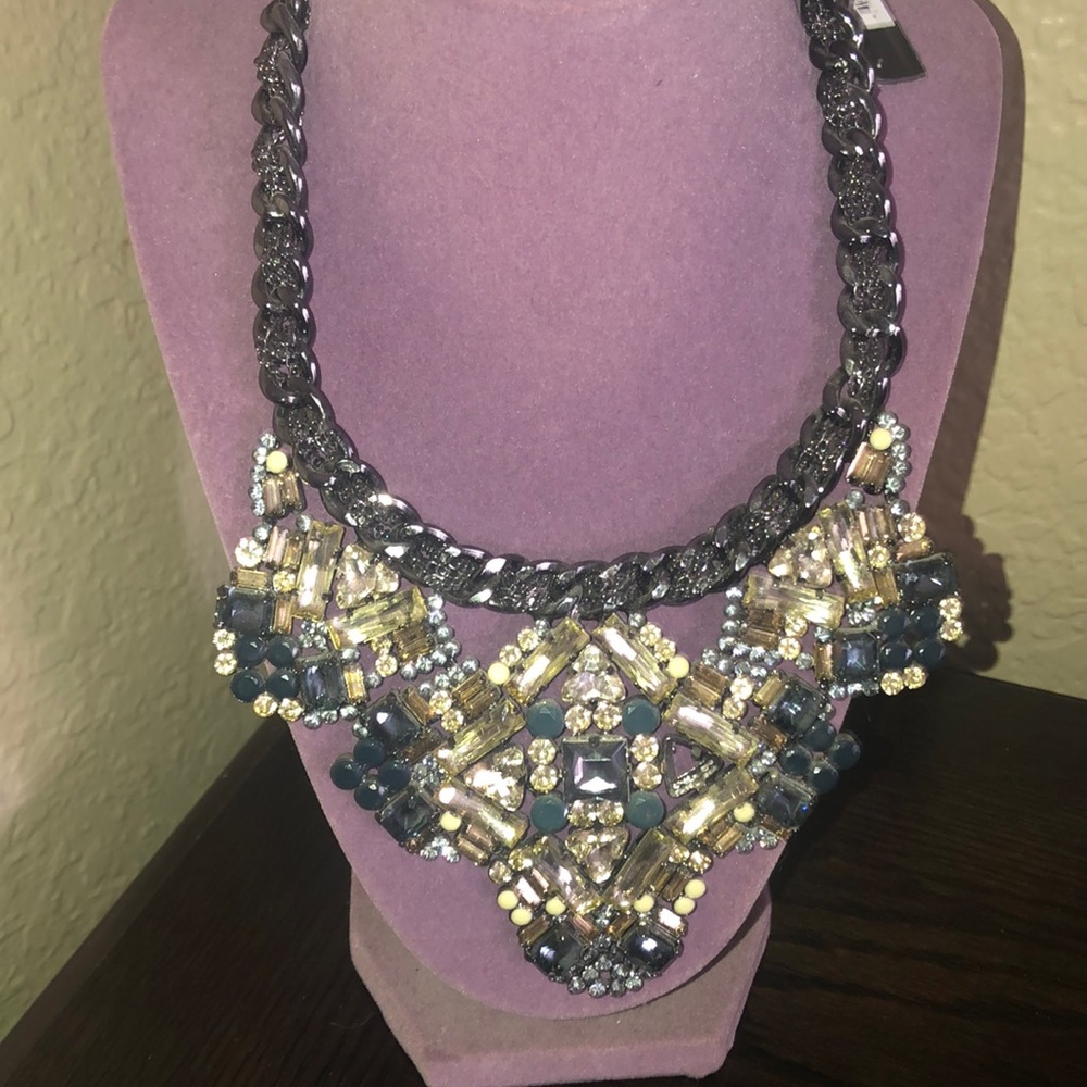 BCBG elegant necklace